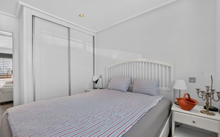 Image No.12-3 Bed Townhouse for sale