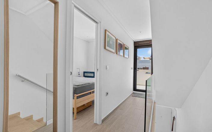 Image No.19-3 Bed Townhouse for sale