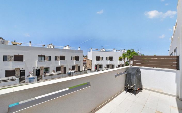 Image No.21-3 Bed Townhouse for sale