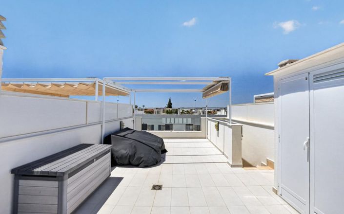 Image No.28-3 Bed Townhouse for sale