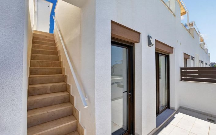 Image No.29-3 Bed Townhouse for sale