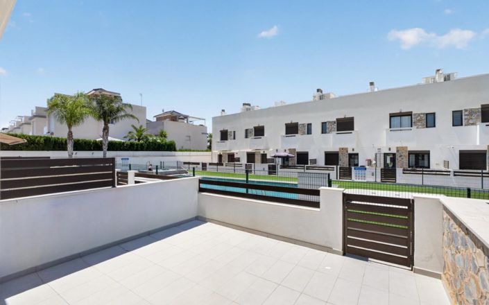 Image No.30-3 Bed Townhouse for sale