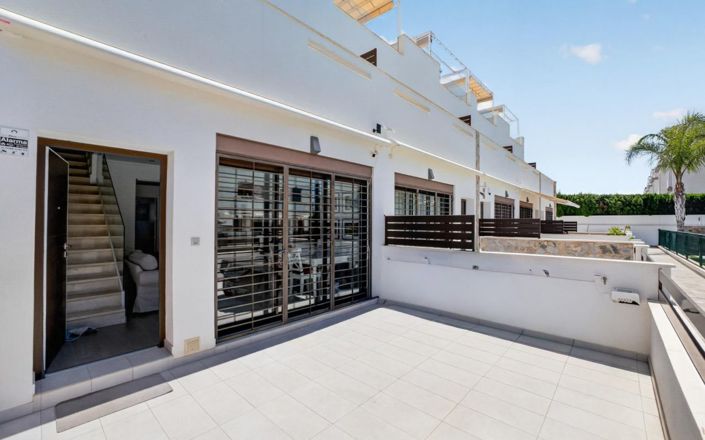 Image No.31-3 Bed Townhouse for sale