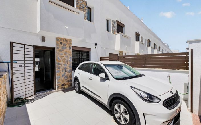 Image No.32-3 Bed Townhouse for sale