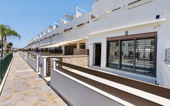 Image No.35-3 Bed Townhouse for sale