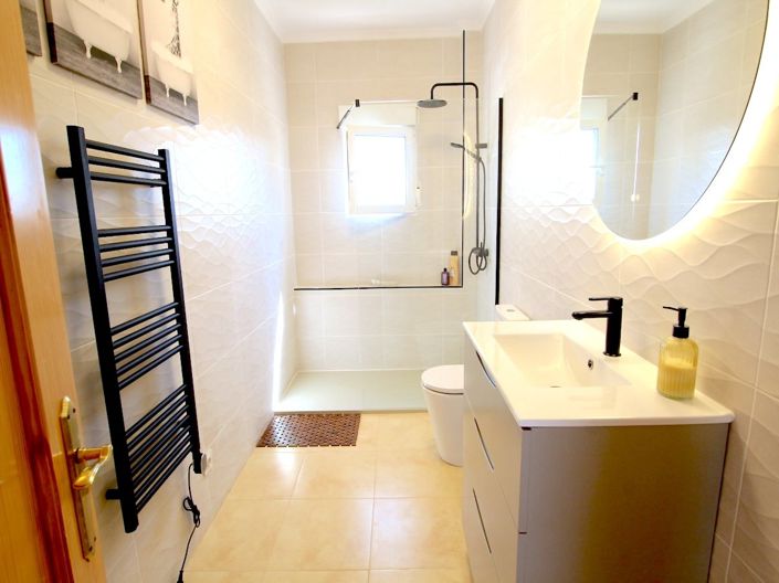 Image No.21-5 Bed Villa for sale