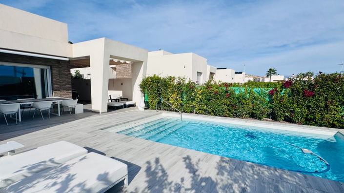 Image No.35-2 Bed Villa for sale