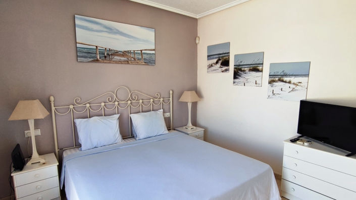 Image No.21-2 Bed Townhouse for sale