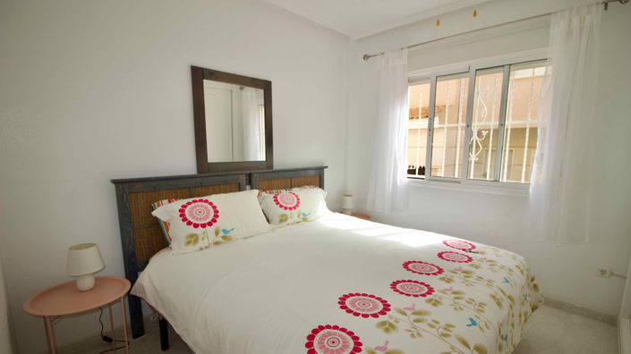 Image No.19-3 Bed Townhouse for sale
