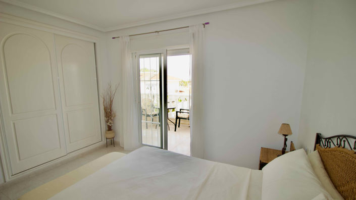 Image No.28-3 Bed Townhouse for sale