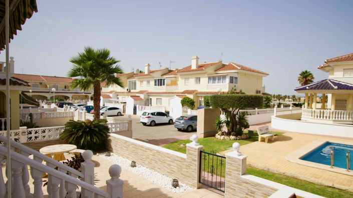 Image No.54-3 Bed Townhouse for sale