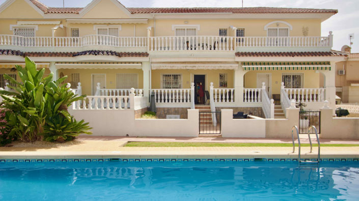 Image No.56-3 Bed Townhouse for sale