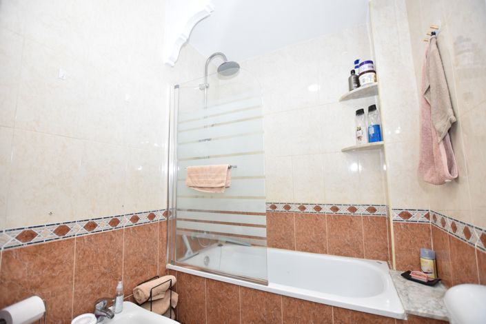 Image No.18-2 Bed Townhouse for sale