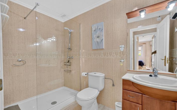 Image No.26-2 Bed Apartment for sale