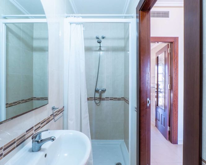 Image No.17-3 Bed Townhouse for sale