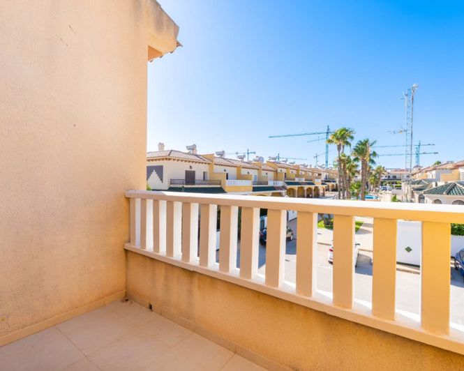 Image No.23-3 Bed Townhouse for sale