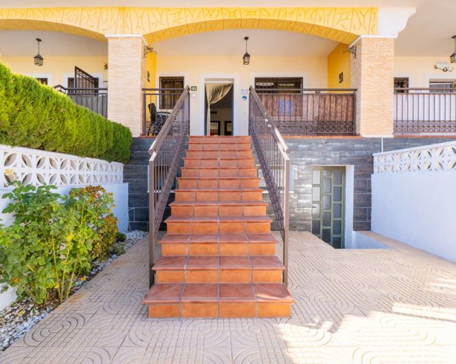 Image No.3-3 Bed Townhouse for sale