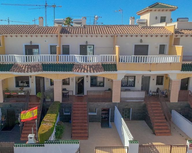 Image No.30-3 Bed Townhouse for sale