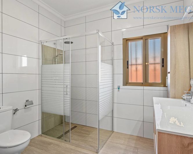 Image No.19-3 Bed Villa for sale
