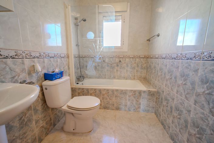 Image No.15-2 Bed Villa for sale