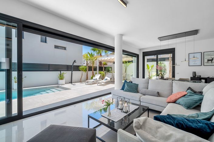 Image No.4-4 Bed Villa for sale
