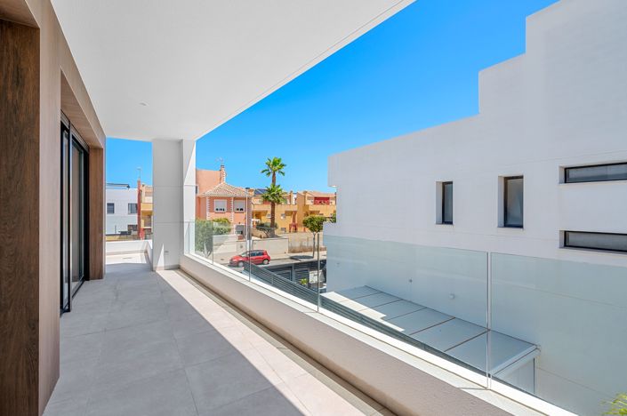 Image No.40-4 Bed Villa for sale