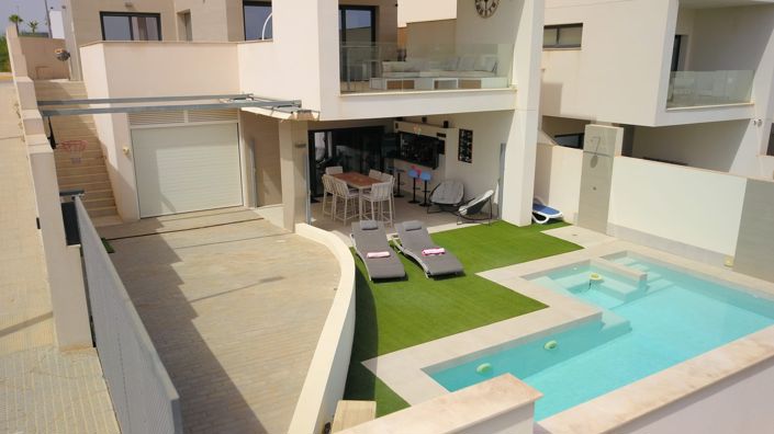 Image No.42-4 Bed Villa for sale