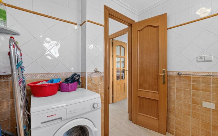 Image No.16-3 Bed Townhouse for sale