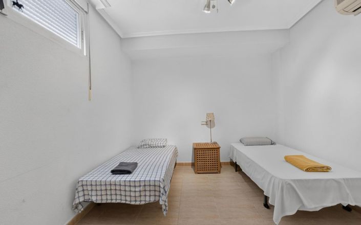 Image No.17-3 Bed Townhouse for sale