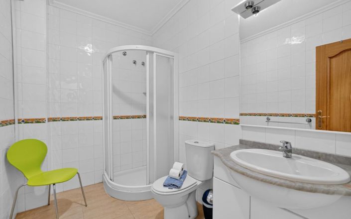 Image No.18-3 Bed Townhouse for sale