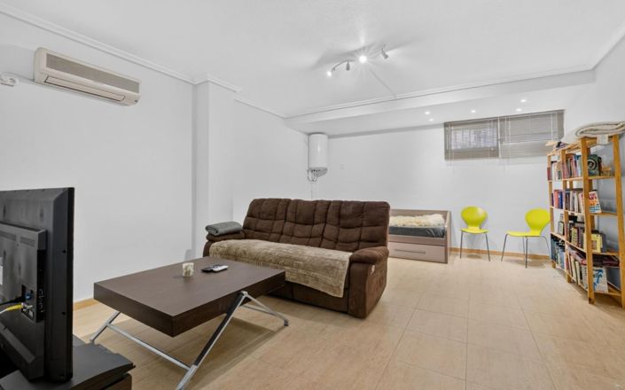 Image No.19-3 Bed Townhouse for sale