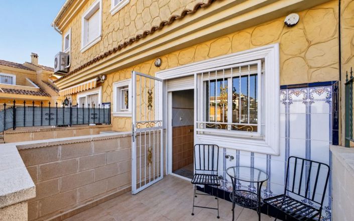 Image No.29-3 Bed Townhouse for sale