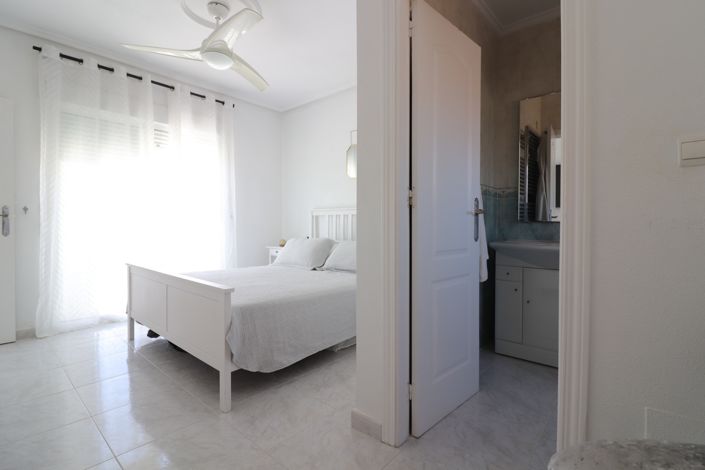 Image No.19-4 Bed Villa for sale