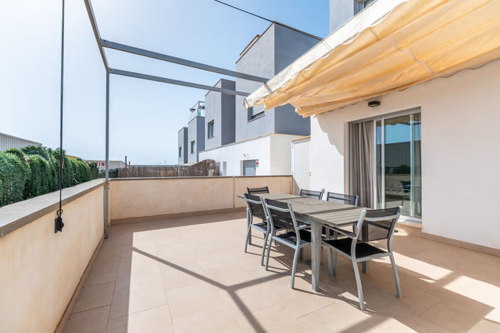 Image No.19-3 Bed Property for sale