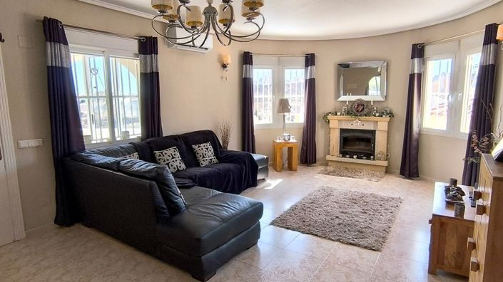 Image No.6-4 Bed Villa for sale