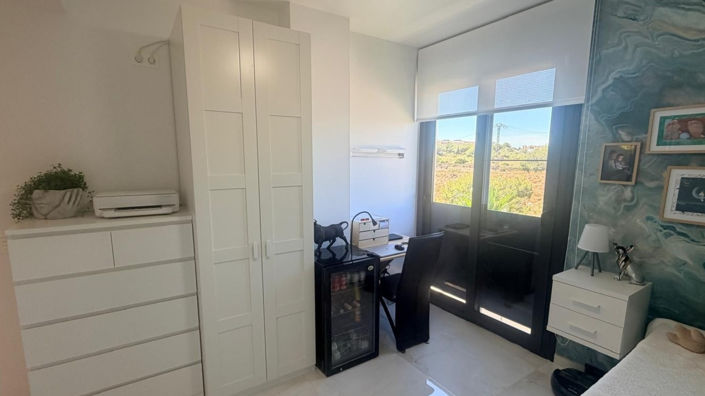Image No.14-3 Bed Apartment for sale