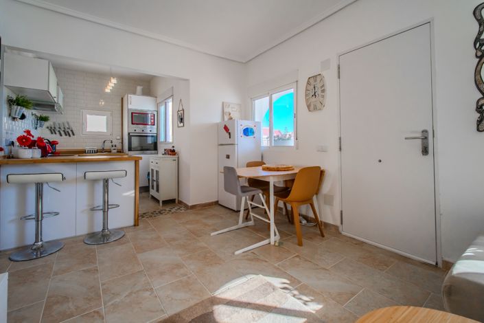 Image No.10-2 Bed Villa for sale