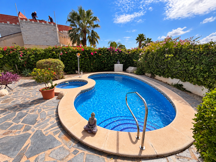 Image No.2-3 Bed Villa for sale