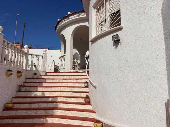 Image No.16-2 Bed Villa for sale