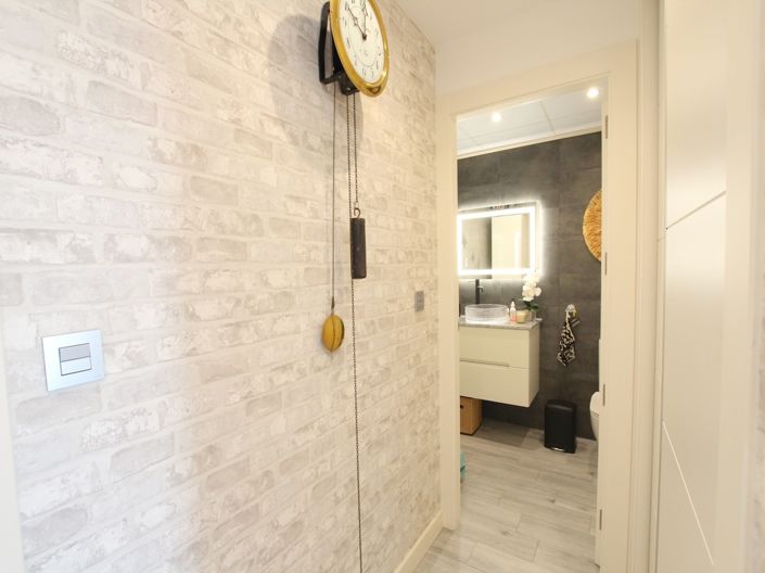 Image No.12-3 Bed Property for sale