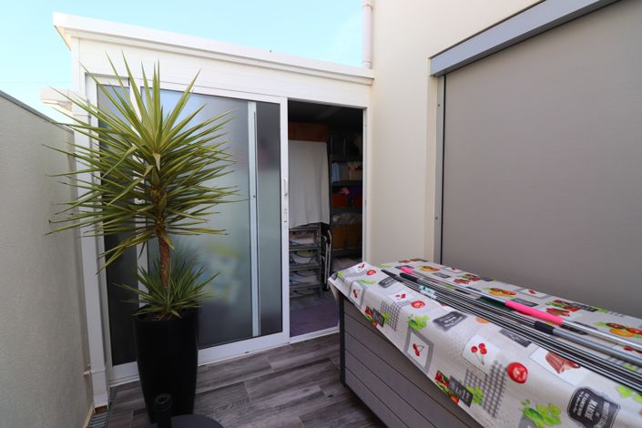 Image No.25-3 Bed Property for sale
