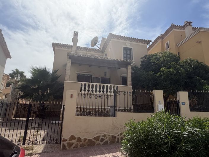 Image No.2-3 Bed Villa for sale