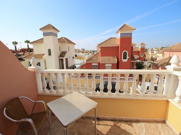Image No.18-2 Bed Townhouse for sale