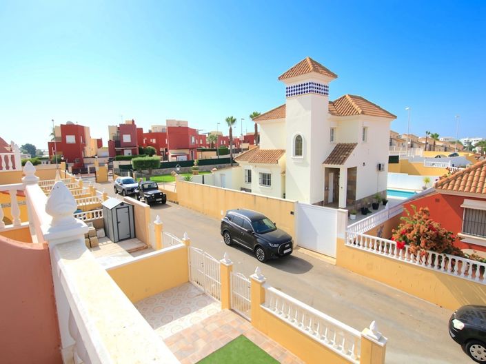 Image No.19-2 Bed Townhouse for sale