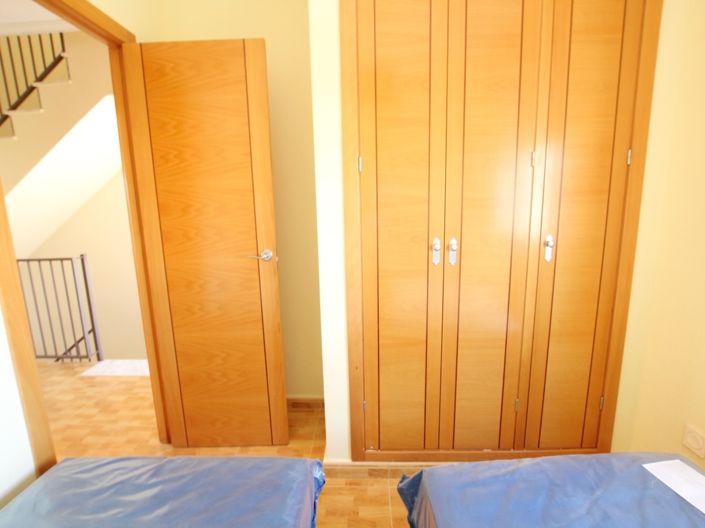Image No.12-3 Bed Townhouse for sale