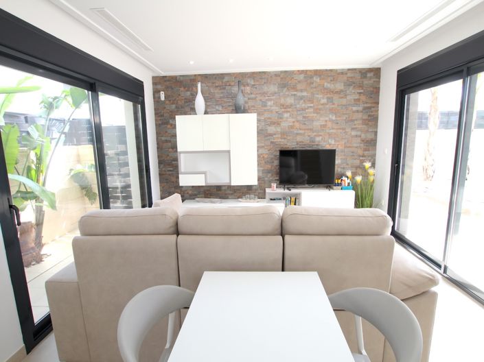 Image No.3-3 Bed Villa for sale