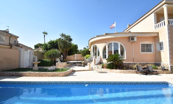 Image No.2-Villa de 4 chambres à vendre à Ciudad Quesada