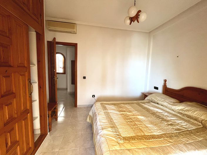 Image No.14-2 Bed Townhouse for sale