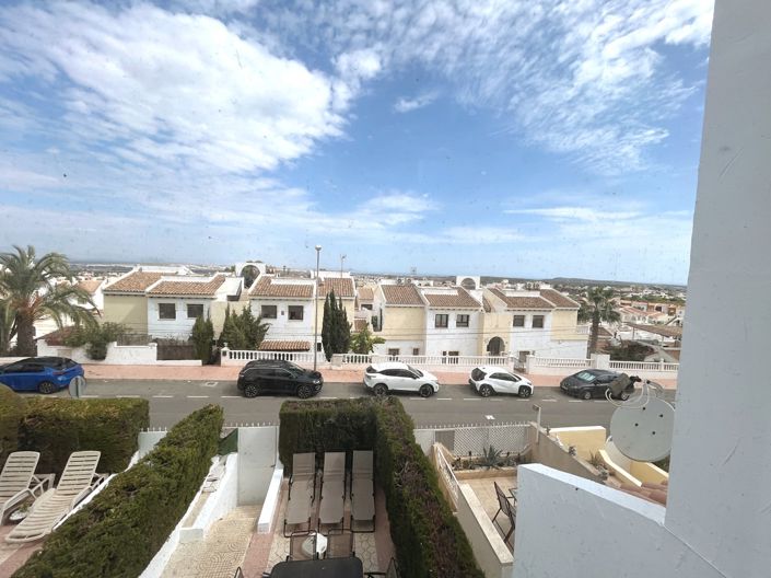 Image No.20-2 Bed Townhouse for sale
