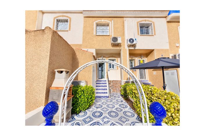 Image No.18-2 Bed Townhouse for sale